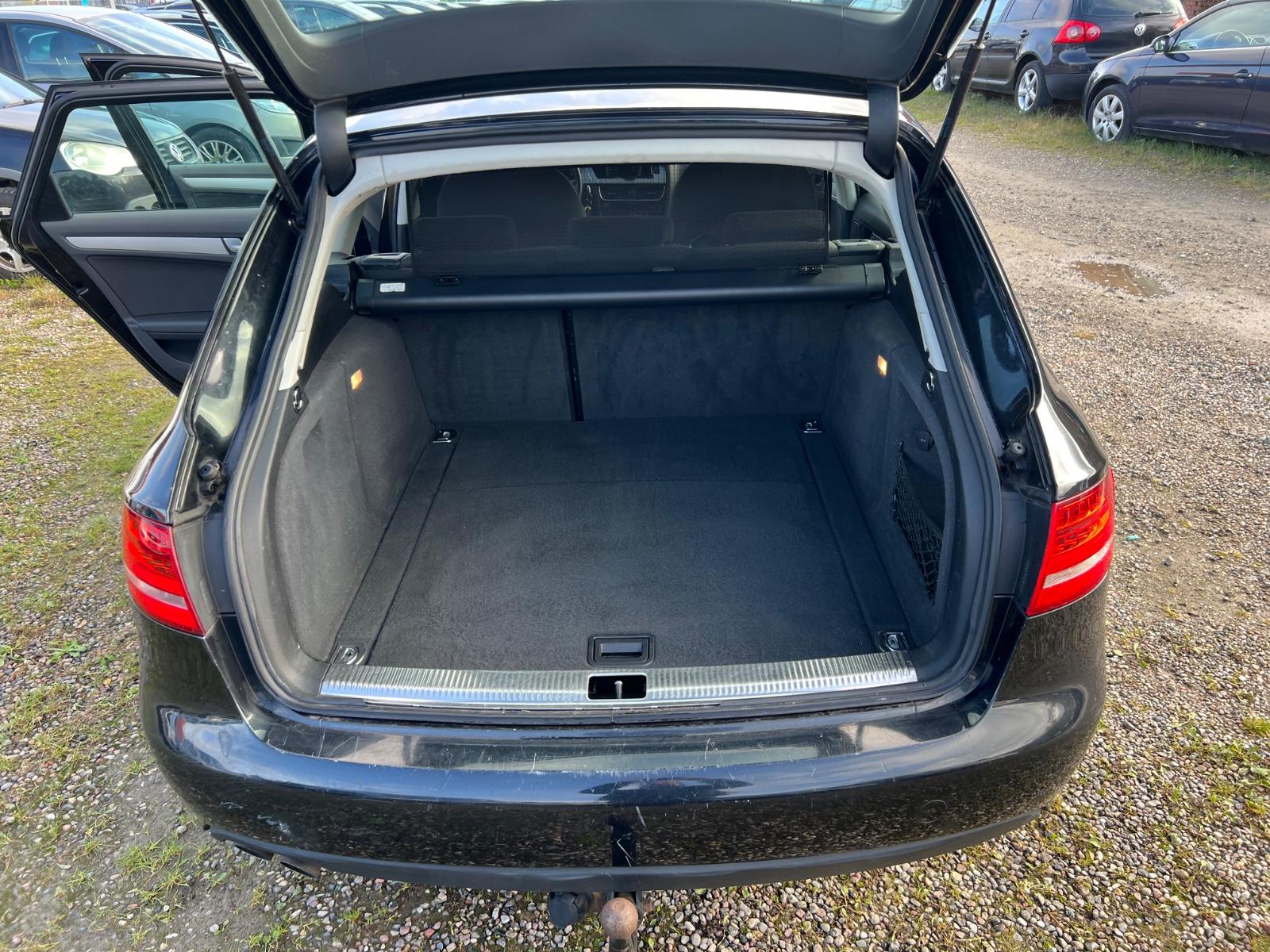 Audi A4 2011 — photo 38