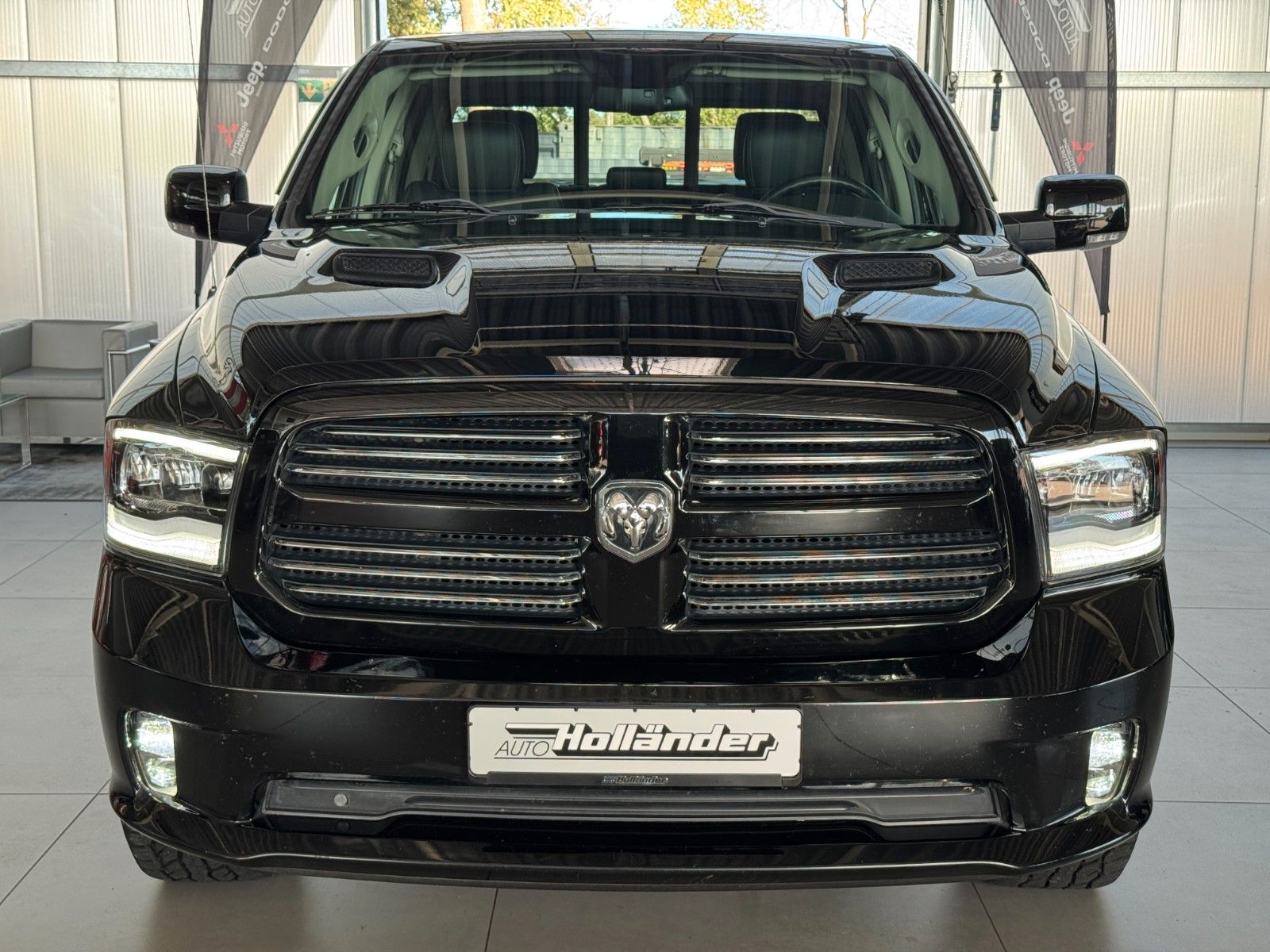 Fahrzeugabbildung Dodge RAM 5,7 Crew Cab Sport LPG 1Hand Deutsche EZ