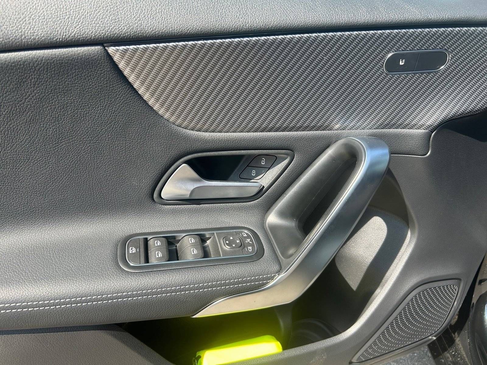 Mercedes-Benz A 180 Progressive MBUX NAVI PRE LED 17 KAM SHZ foto 18