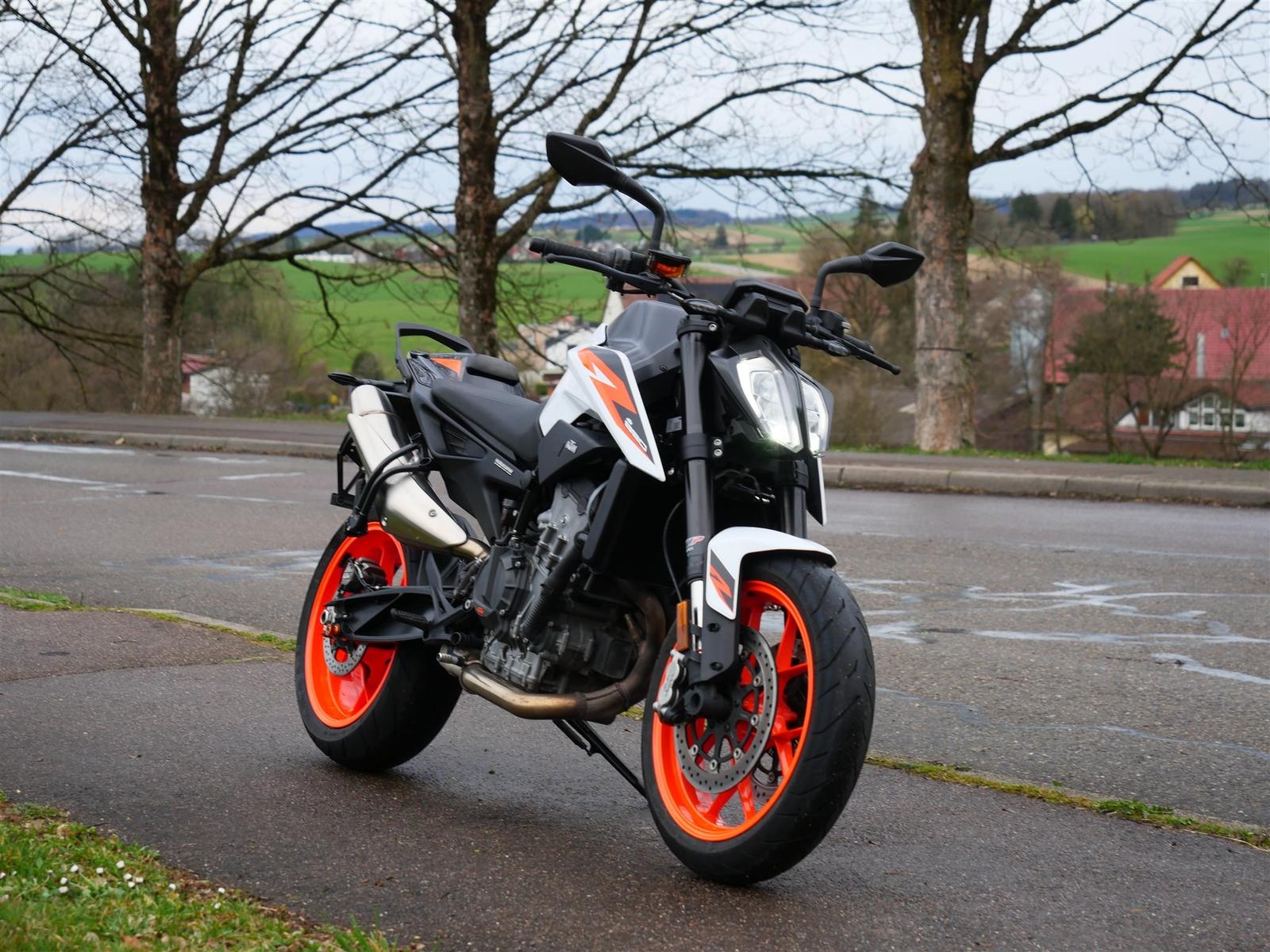 KTM 890 Duke