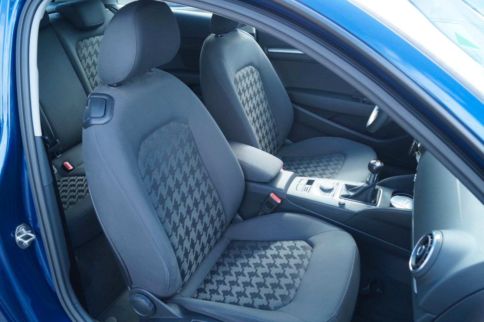 Fahrzeugabbildung Audi A3 attraction *TÜV&Inspektion neu + Garantie