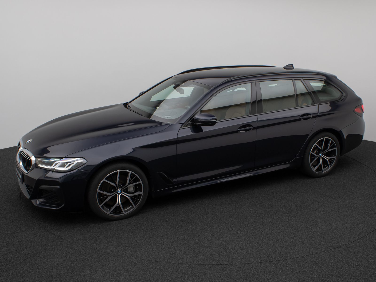 Fahrzeugabbildung BMW 540d xD  M Sport Laser Kamera HUD DAB H/K 19Zoll