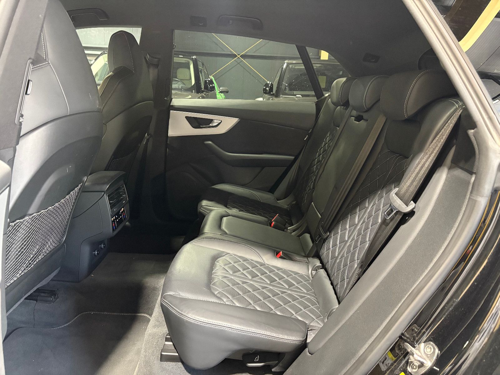 Fahrzeugabbildung Audi Q8 45 TDI quattro/APPLE/8-FACH/MASSAGE/NAVI/KAME