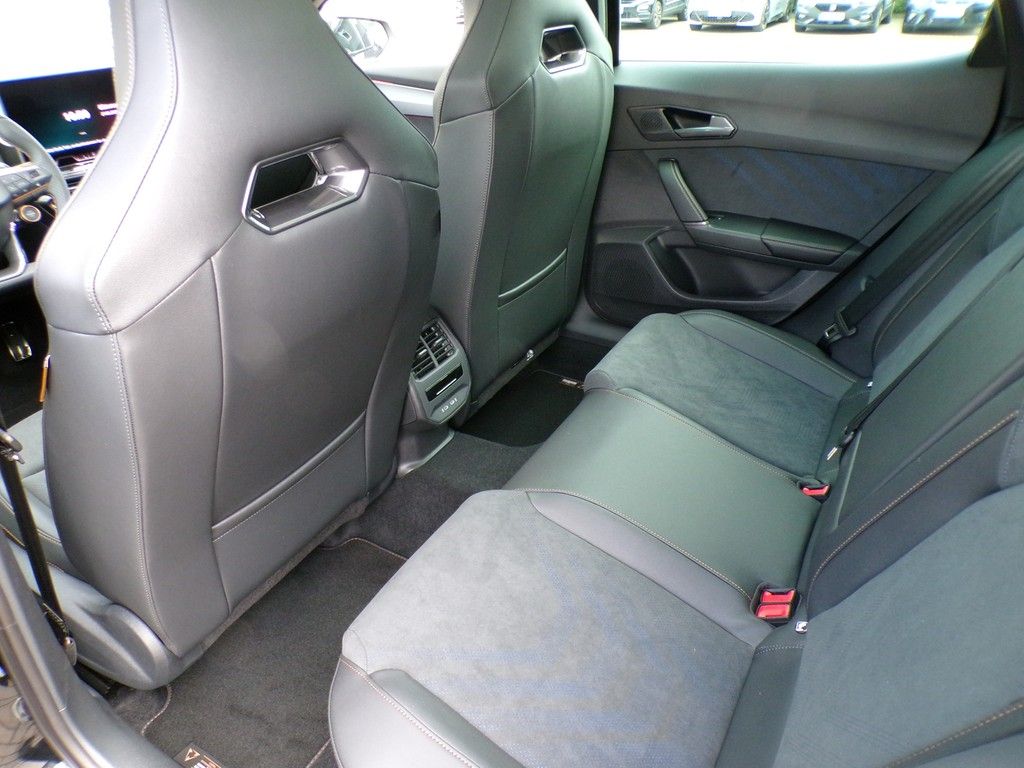 Fahrzeugabbildung CUPRA Formentor VZ 1.5 e-HYBRID Black Edition