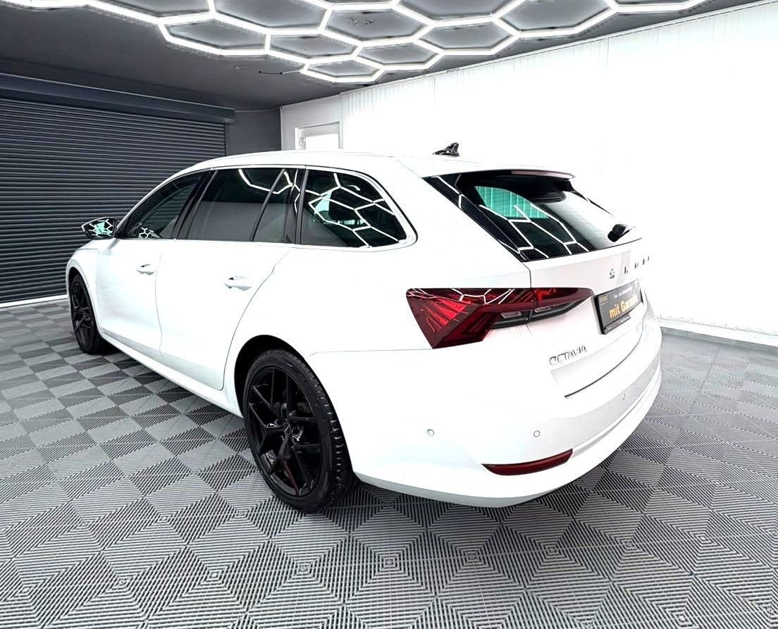 Skoda Octavia Combi First Edition Pano foto 4