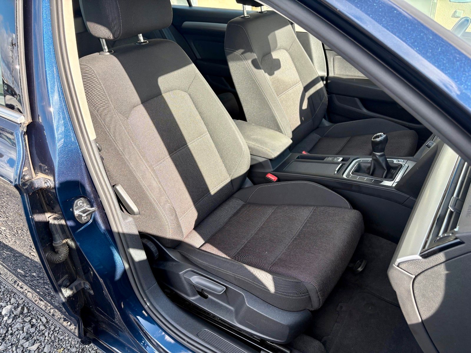 Fahrzeugabbildung Volkswagen Passat Variant 1.6 TDI Comfortline Navi SPORTSIT
