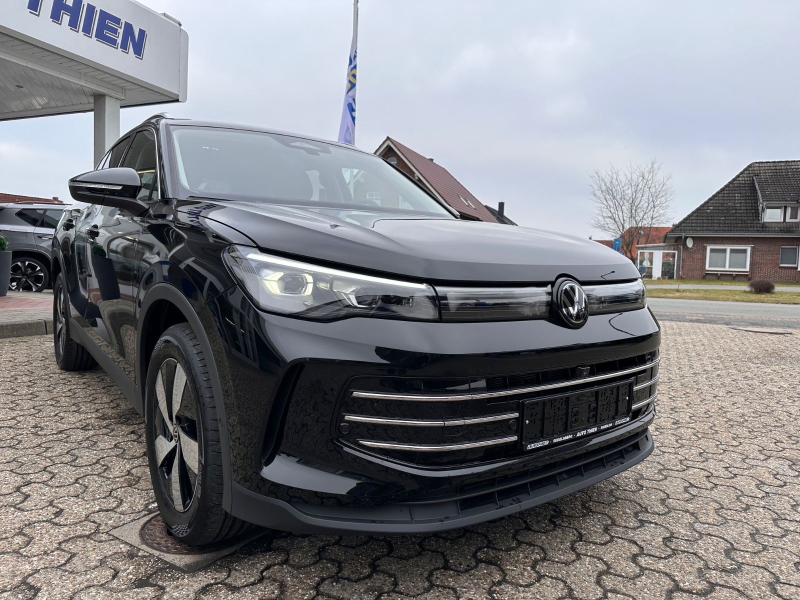 Fahrzeugabbildung Volkswagen Tiguan 2.0 TDI Elegance DSG AHK/Matrix/ACC/Navi
