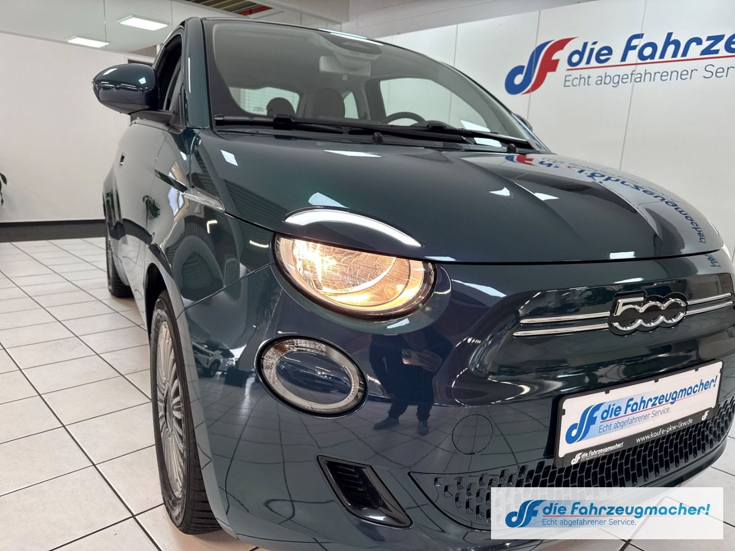 Fahrzeugabbildung Fiat 500 e Icon Navi Digitales Cockpit Memory Sitze A