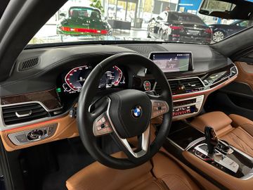 Fahrzeugabbildung BMW 750i xD SoftCl DisplKey ACC 360° HUD H/K Massage