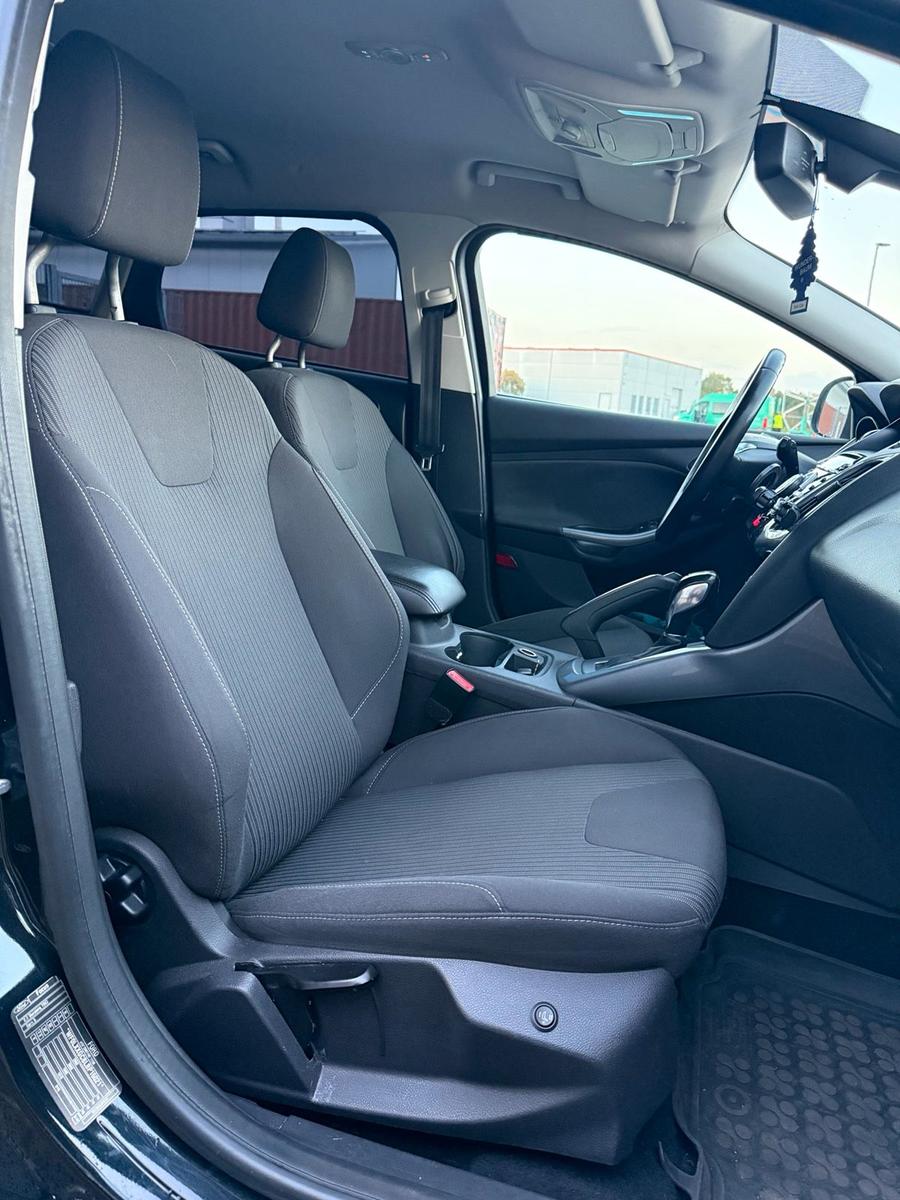 Ford Focus 2012 — photo 13