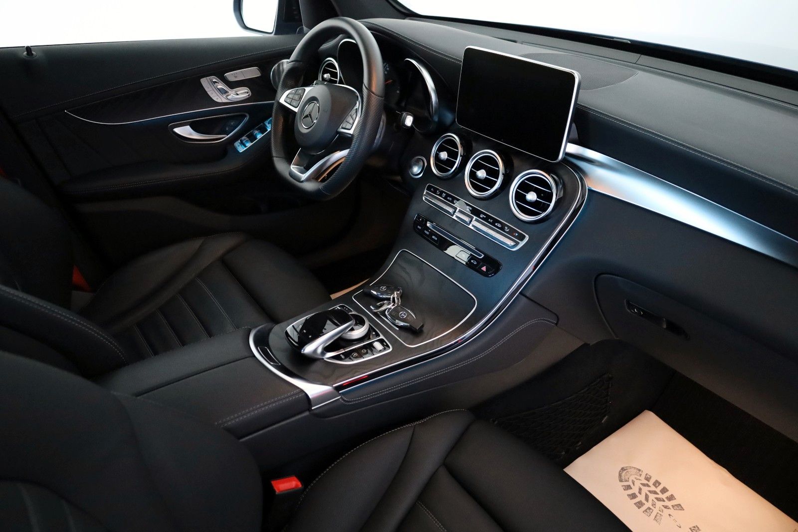 Fahrzeugabbildung Mercedes-Benz GLC 43 AMG 4M Leder,Navi,LED,Panorama,Burmester