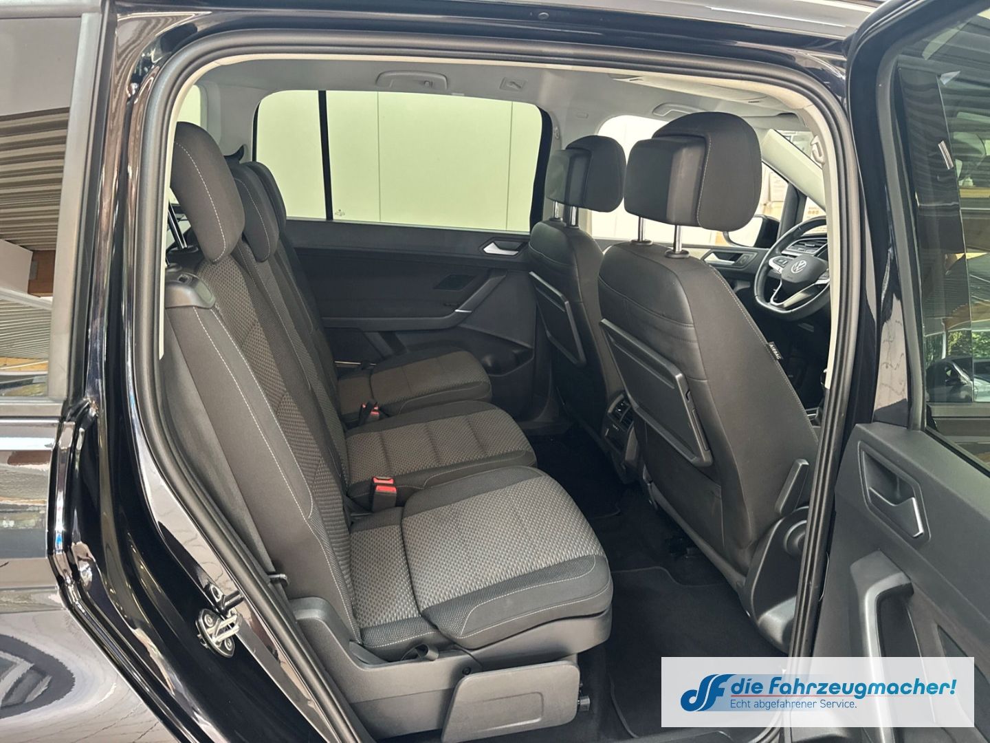 Fahrzeugabbildung Volkswagen Touran Comfortline 7.Si. AHK-klap.150PS Navi Dig