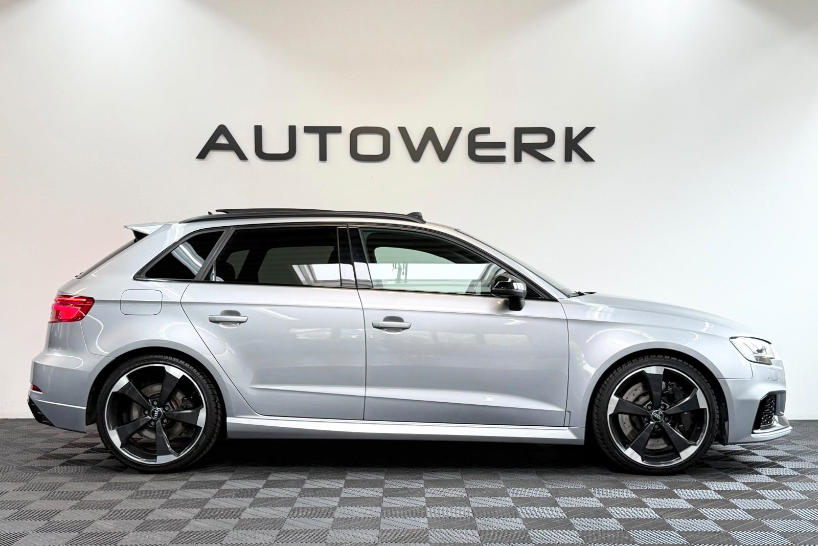 Audi RS 3 Sportback 2.5 TFSI Quattro*SCHALE*PANO*KAME