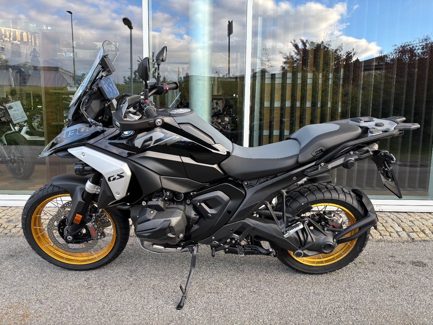 Fahrzeugabbildung BMW R 1300 GS Triple Black ASA
