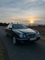 Mercedes-Benz MB E240 Elegance Automatik 1. Hand TÜV neu... - Mercedes-Benz E 240