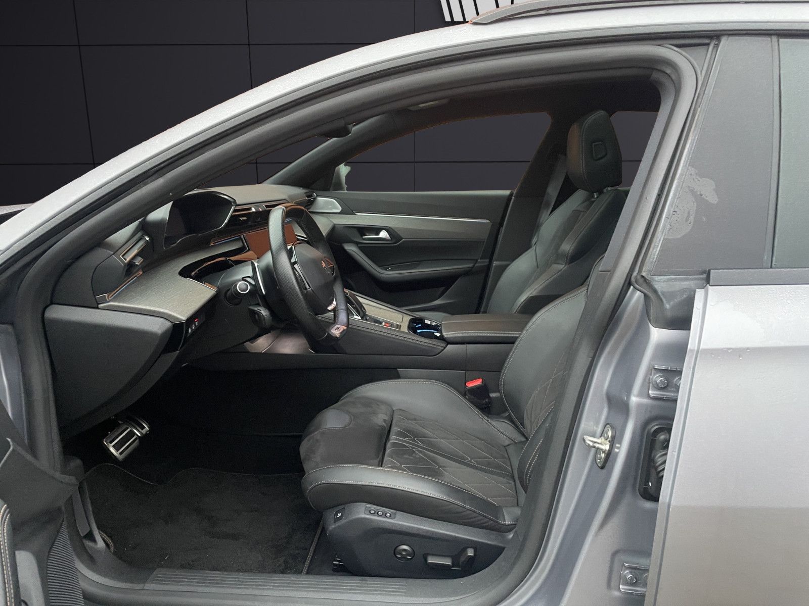 Fahrzeugabbildung Peugeot 508 SW Hybrid 225 GT Pack*LED-Paket*AHK*