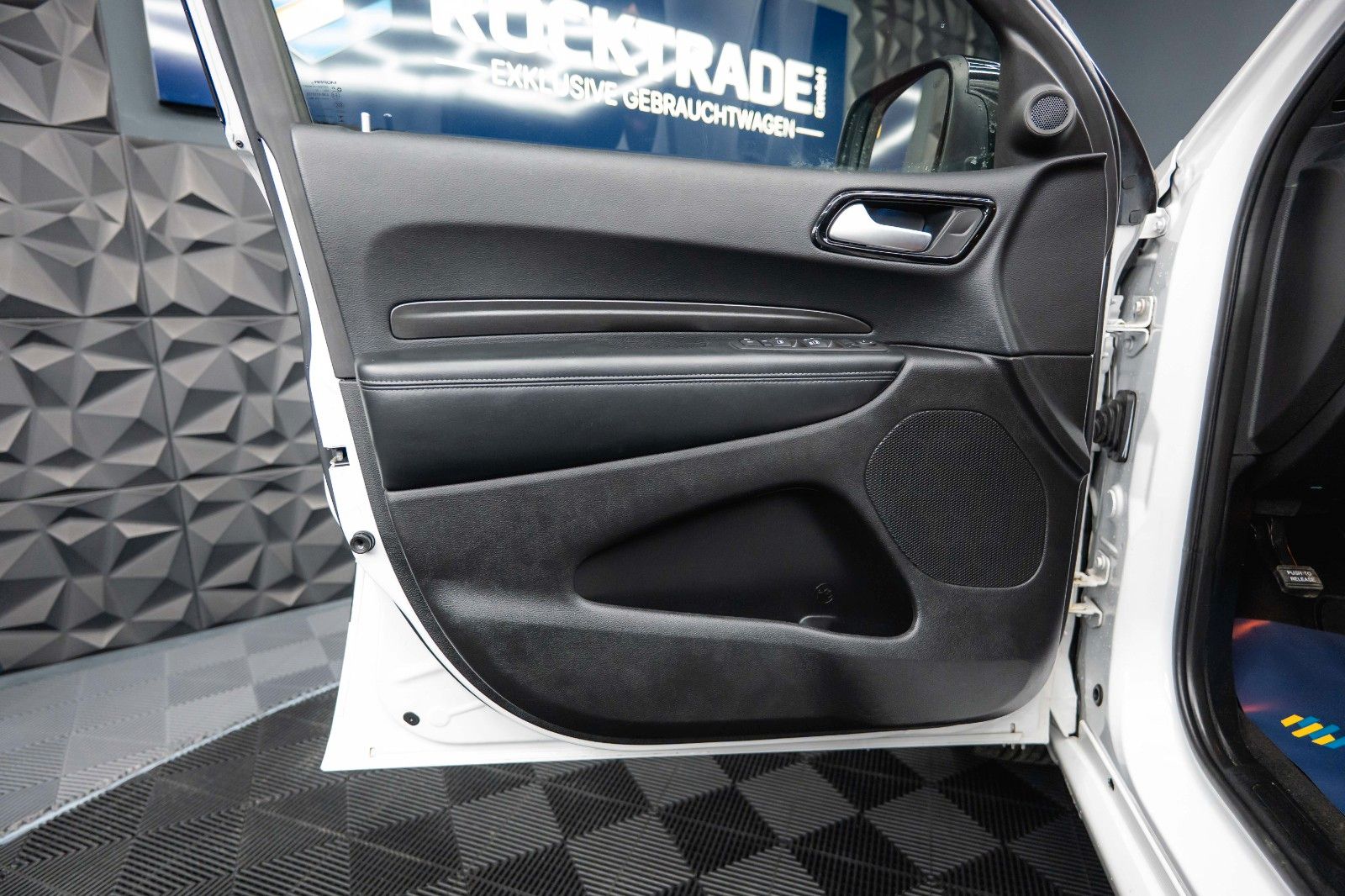 Fahrzeugabbildung Dodge Durango 3.6 V6 GT 4x4 SRT Night-Paket Modell 22