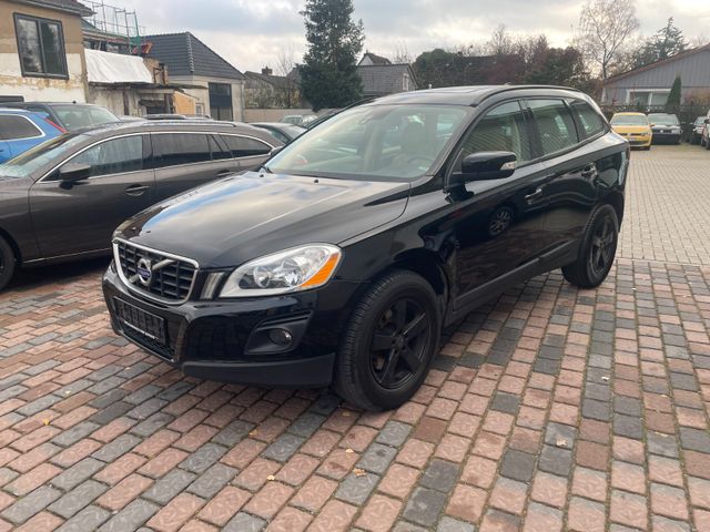 Volvo XC60 D5 Kinetic AWD SHZ, PDC, Leder