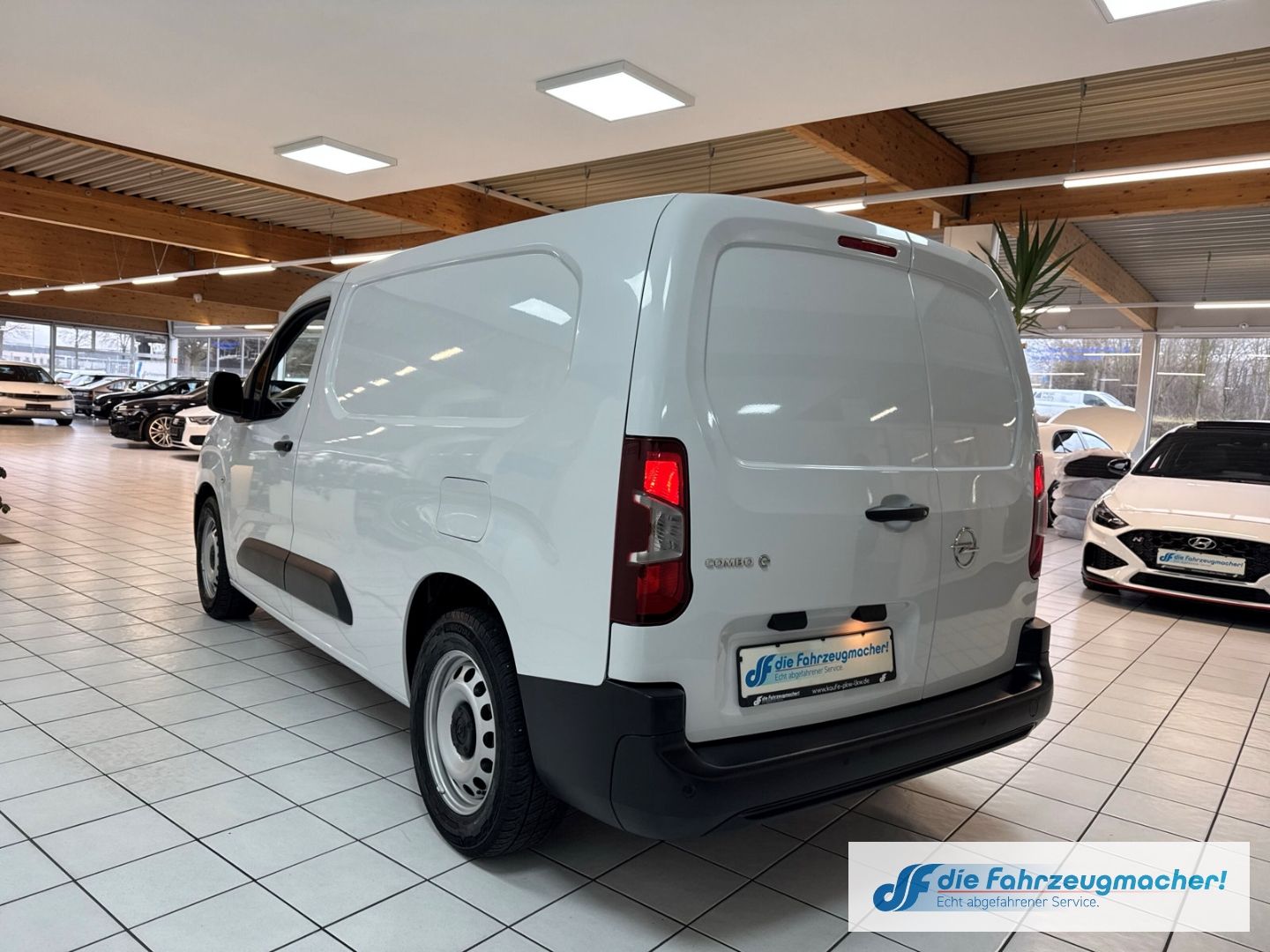 Fahrzeugabbildung Opel Combo E Cargo - e Edition XL Apple CarPlay Andro