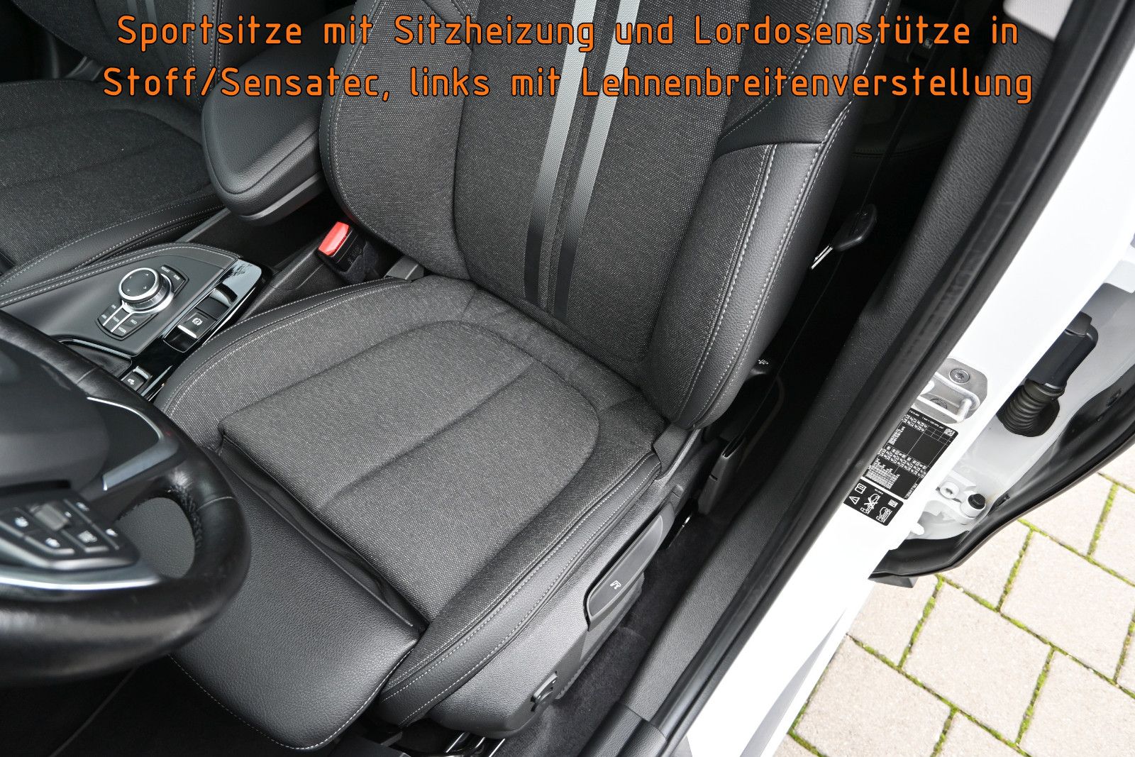 Fahrzeugabbildung BMW X1 xDr. 20d Sport Line °ACC°AHK°HEAD-UP°KAMERA°