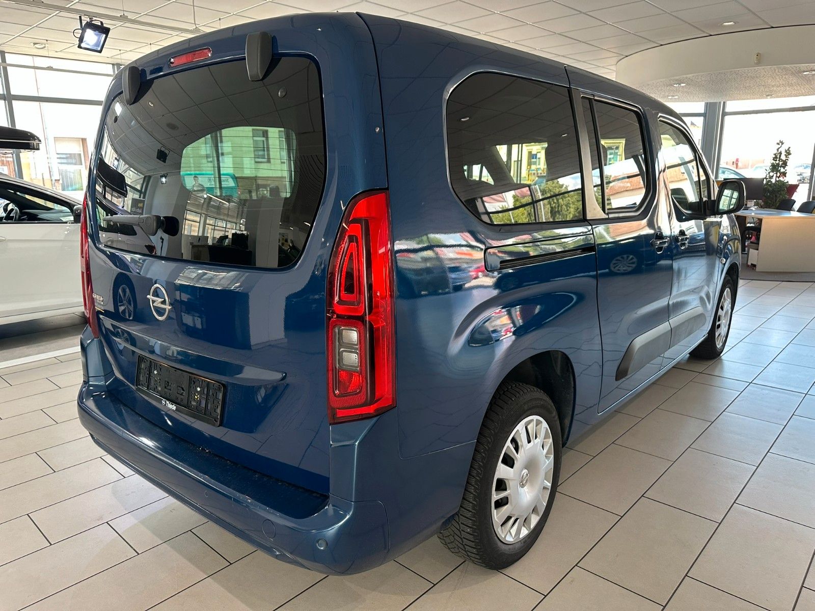 Fahrzeugabbildung Opel Combo Life 1.5D L2H1 NAVI/LED/PDC/DAB+