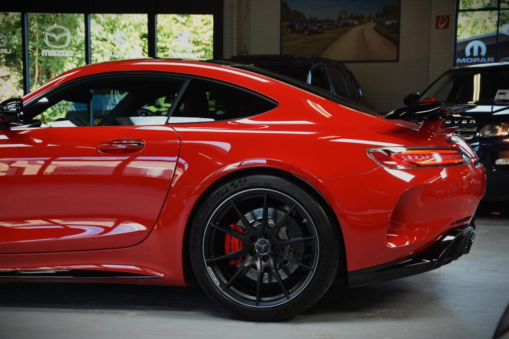 Mercedes-Benz AMG GT R
