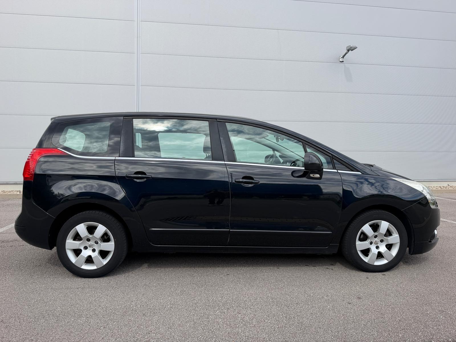 Peugeot 5008 2012 — photo 10