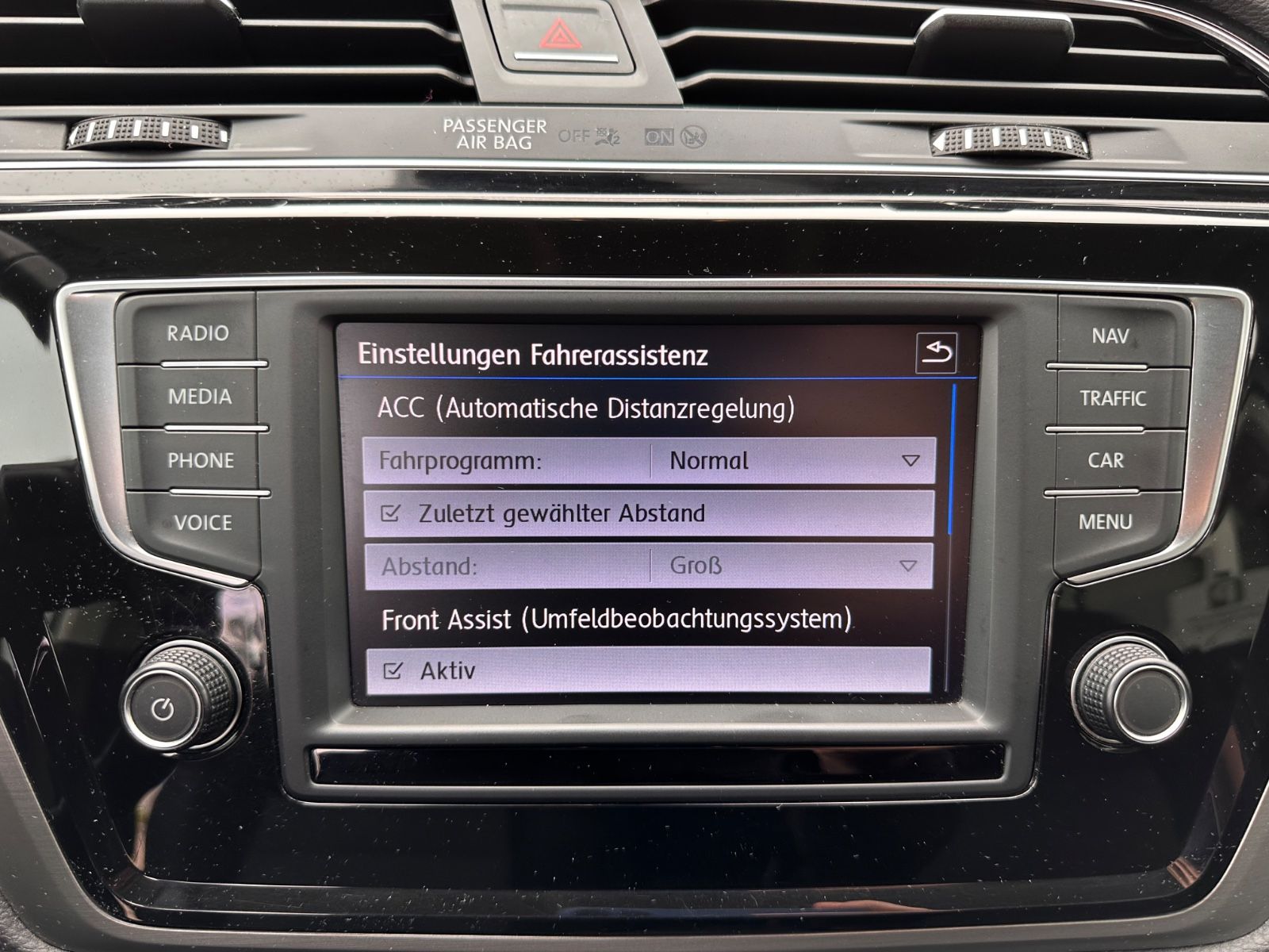 Fahrzeugabbildung Volkswagen Touran Comfortline 1.4 TSI 7-Sitze/ACC/SHZG/Navi