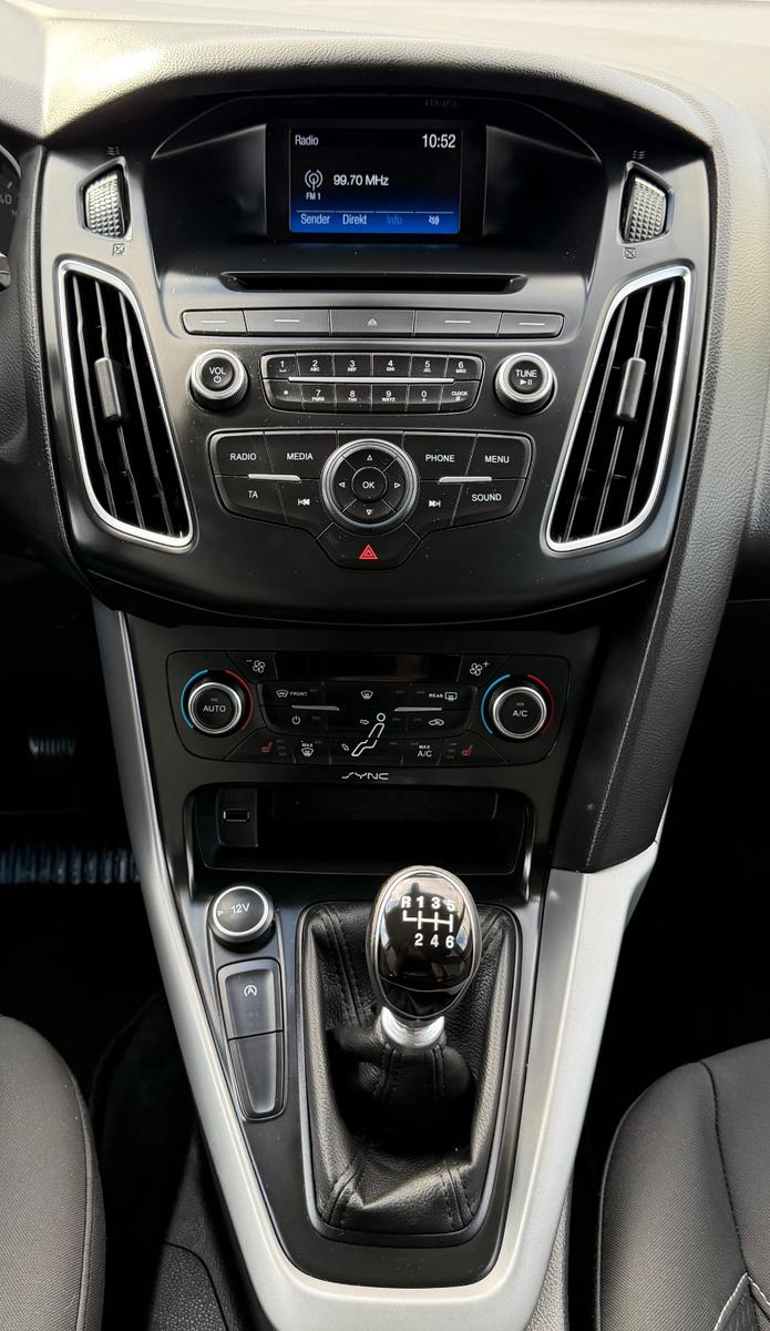 Ford Focus Turnier Sport Sportsitze Sport Lenkrad