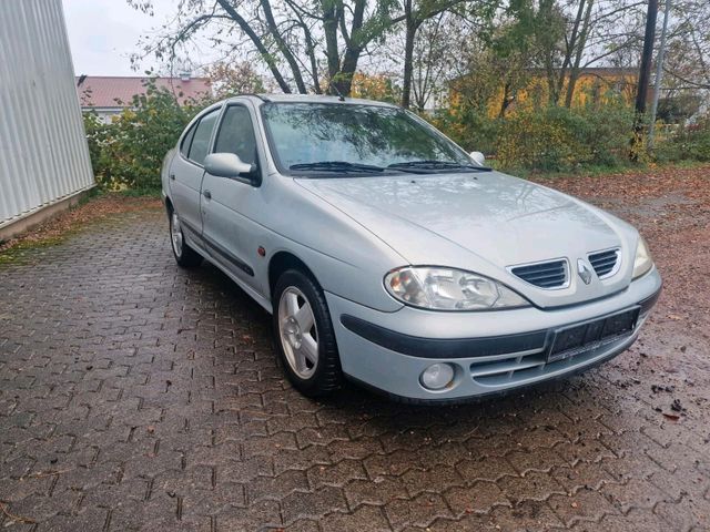 Renault Megane Automatik 1 Jahr TÜV