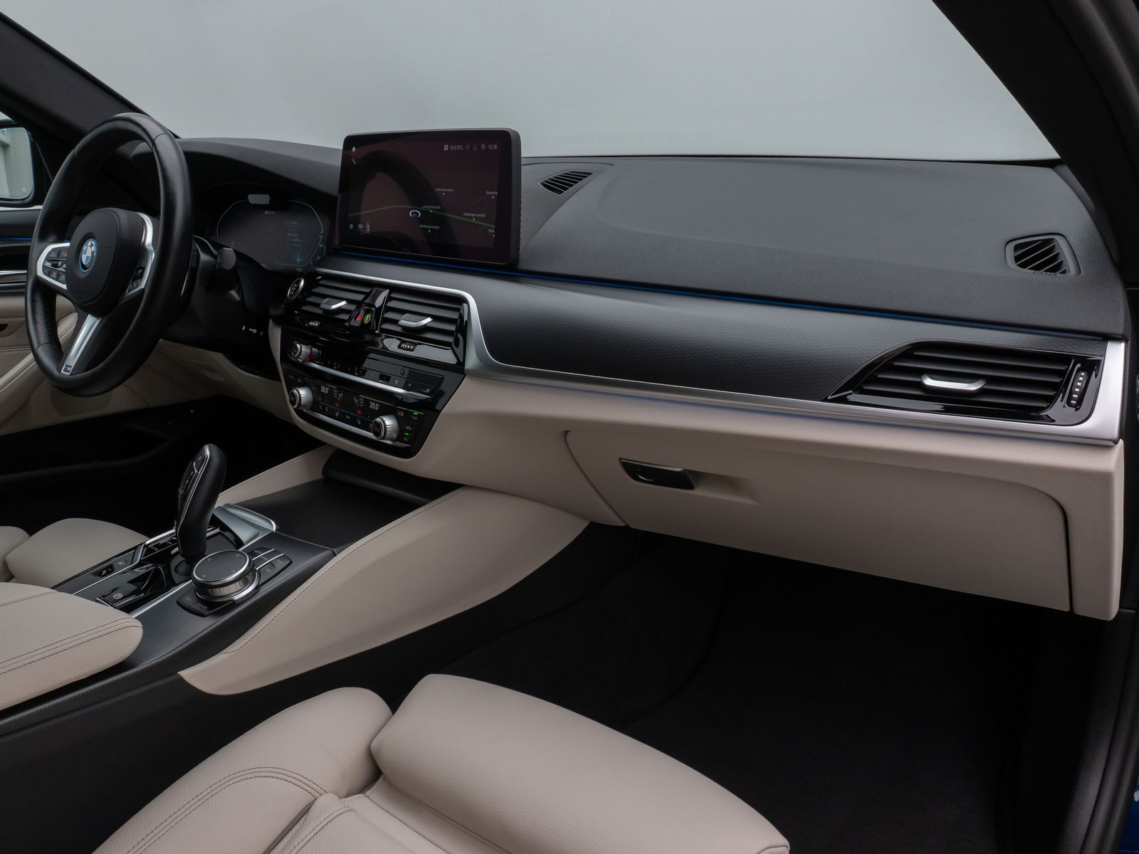 Fahrzeugabbildung BMW 530e xD M Sport Massage Laser HUD DAB Individual