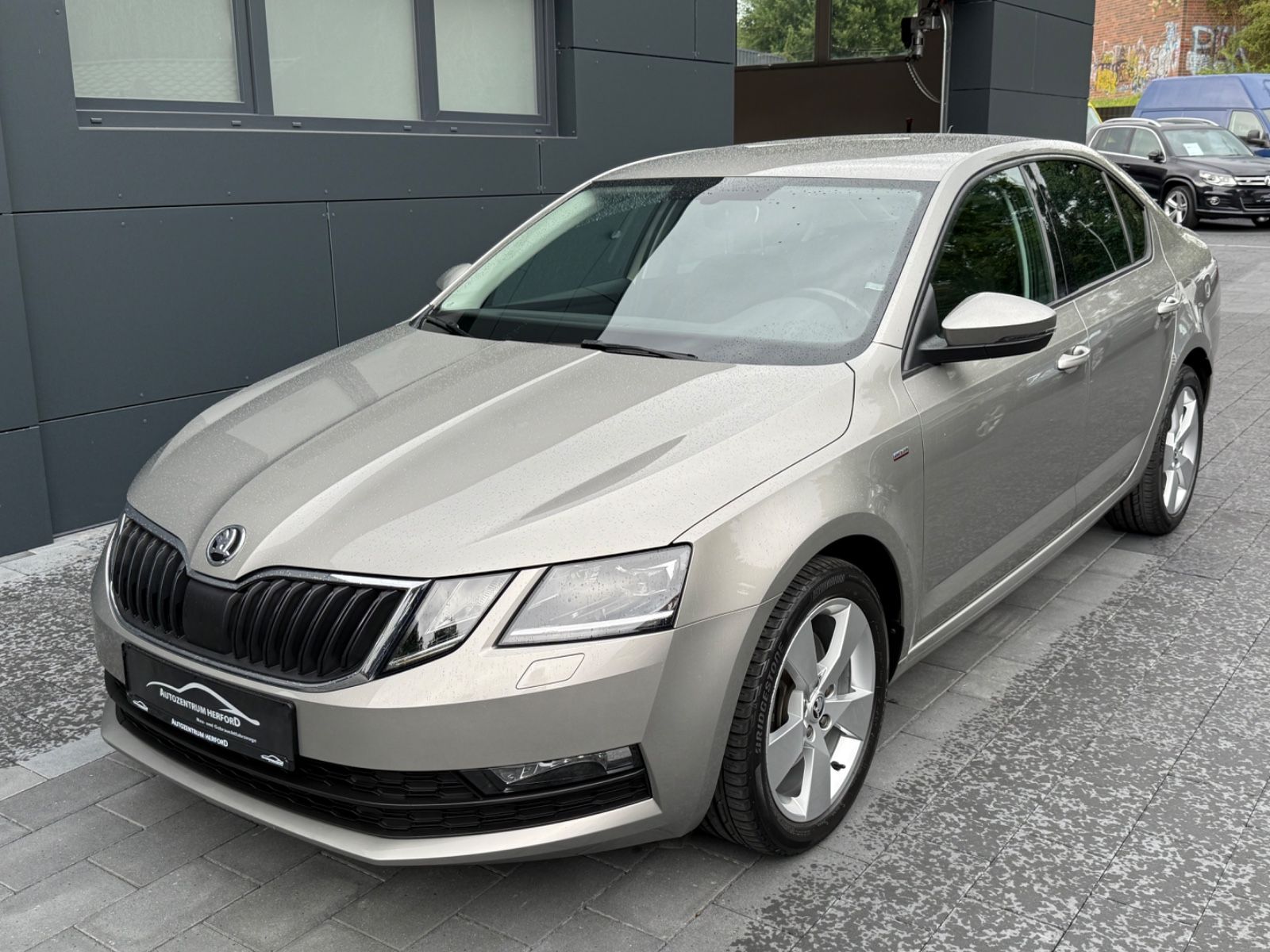 Skoda Octavia Lim. 1.8 TSI Clever NAVI DSG LED 1 HAND foto 2