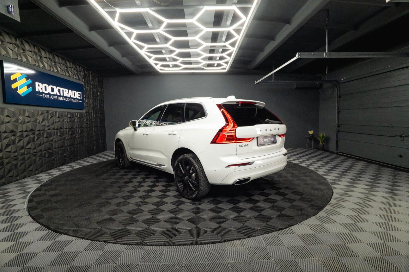 Fahrzeugabbildung Volvo XC60 T5 Inscription AWD | ACC | Pano | H&K | LED