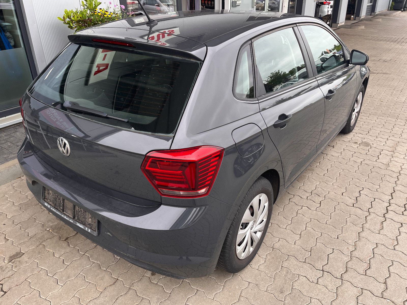 Fahrzeugabbildung Volkswagen Polo VI Trendline Frontschaden