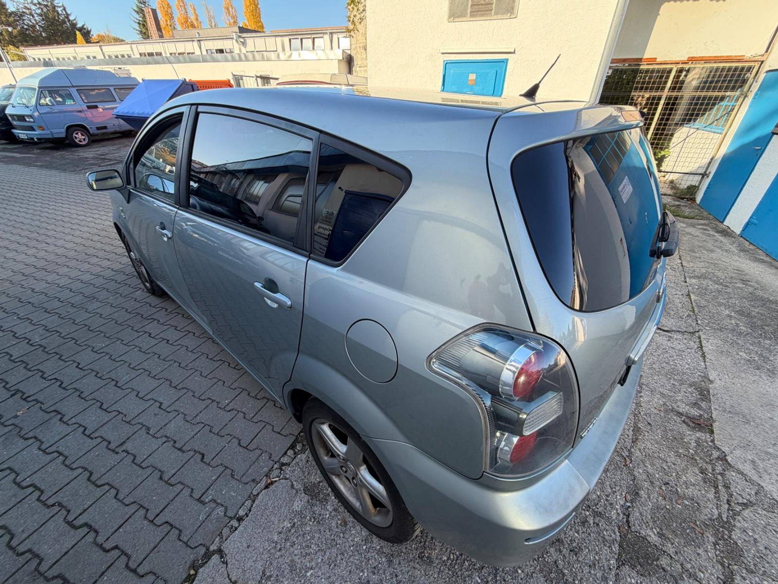 Toyota Corolla Verso 2009 — photo 14