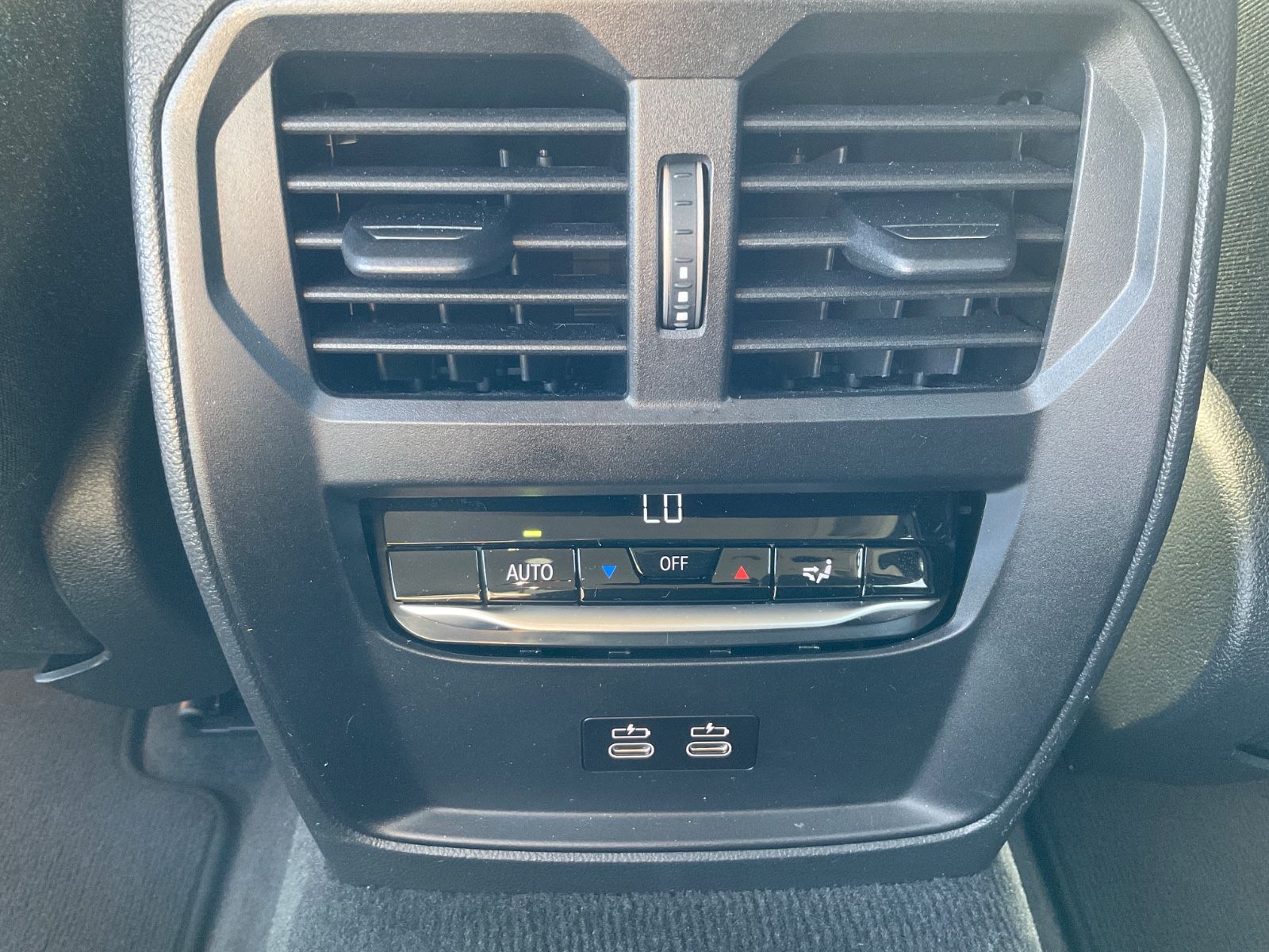 Fahrzeugabbildung BMW 320d xDrive,Touring,Carplay,Sitzheizung,Isofix,