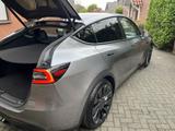 Tesla Model Y Performance Dual Motor AWD Autopilot AHK - silberne Tesla Model Y