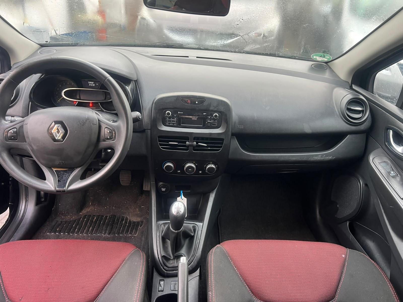Renault Clio 2015 — photo 13