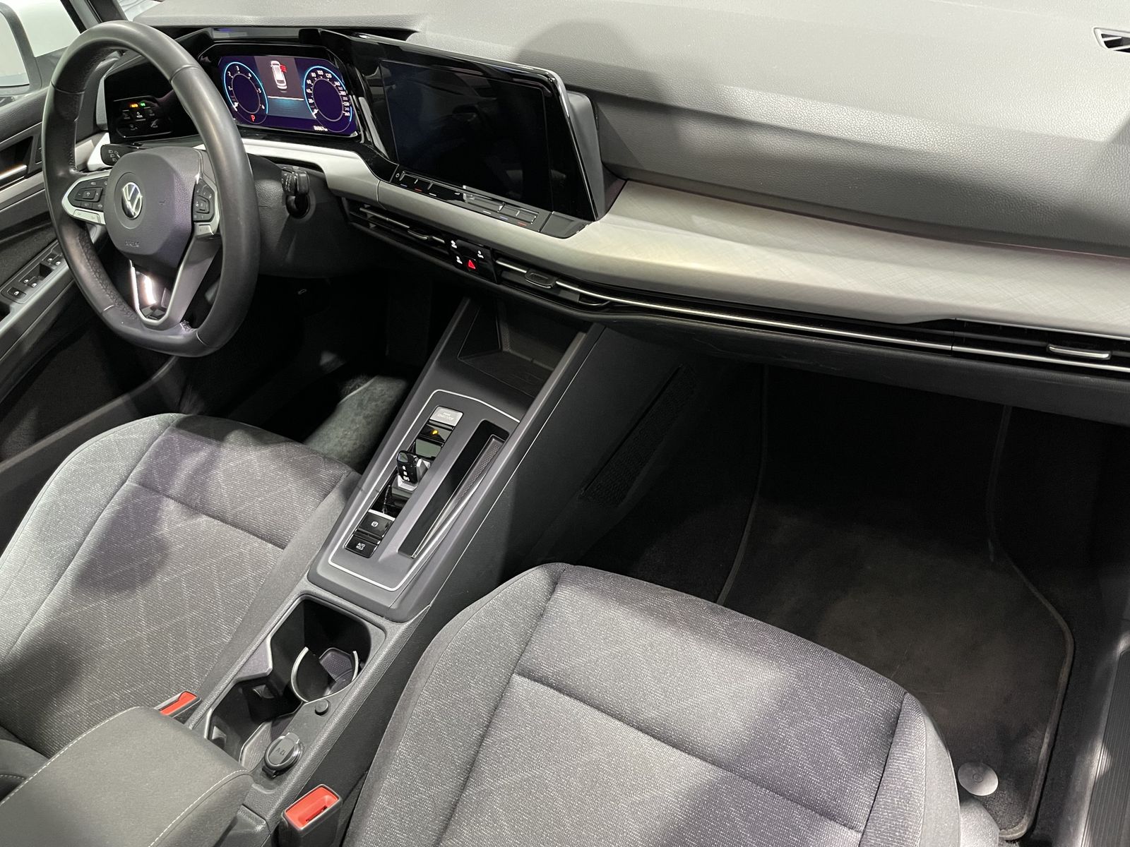 Fahrzeugabbildung Volkswagen Golf 2.0 TDI*Life*LED-Plus*Easy-Open*Navi*PDC*