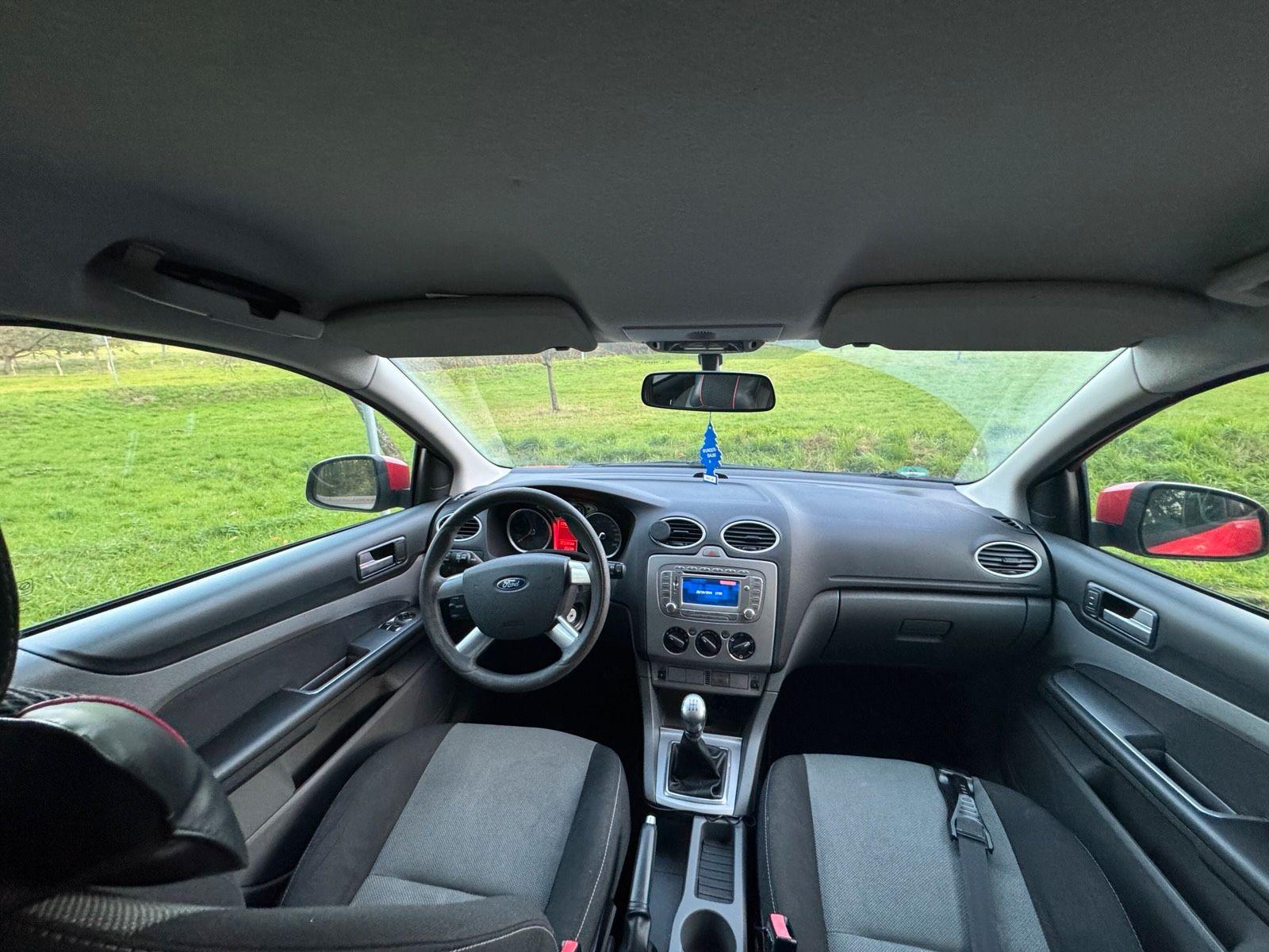 Ford Focus 2010 — photo 6