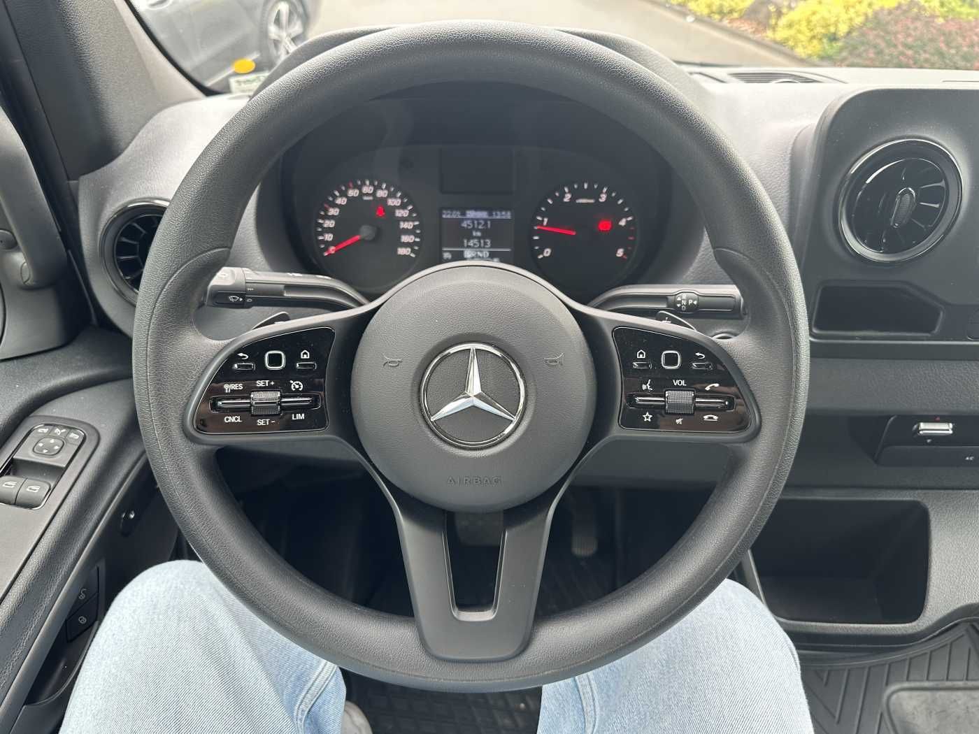 Fahrzeugabbildung Mercedes-Benz Sprinter 317 CDI 3665 9G Klima 360 MBUX SHZ