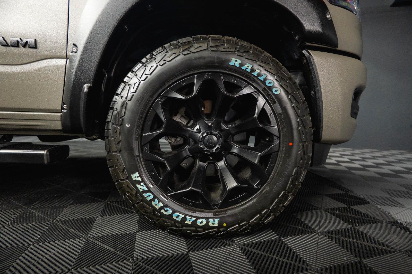 Fahrzeugabbildung Dodge RAM 3.0 MY 25 TWIN TURBO Offroad RAPTOR ACC 19%