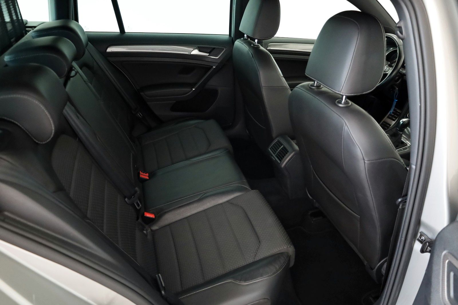 Fahrzeugabbildung Volkswagen Golf VII Alltrack, Variant, BMT, 4M,T.Leder,Navi