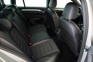 Volkswagen Golf - 6