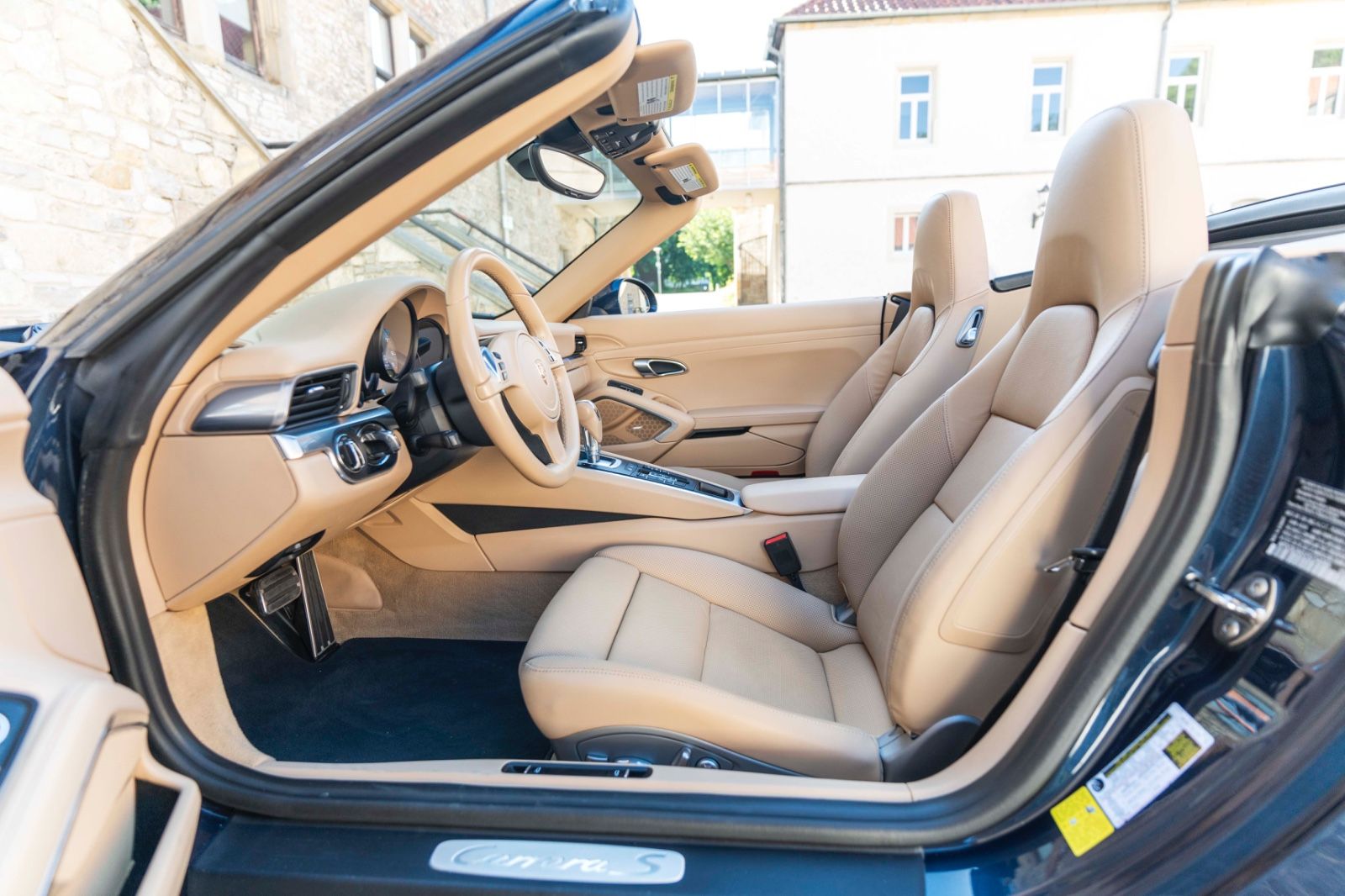 Fahrzeugabbildung Porsche 911 Carrera S Cabrio PDLS Bixenon Bose 111 Check