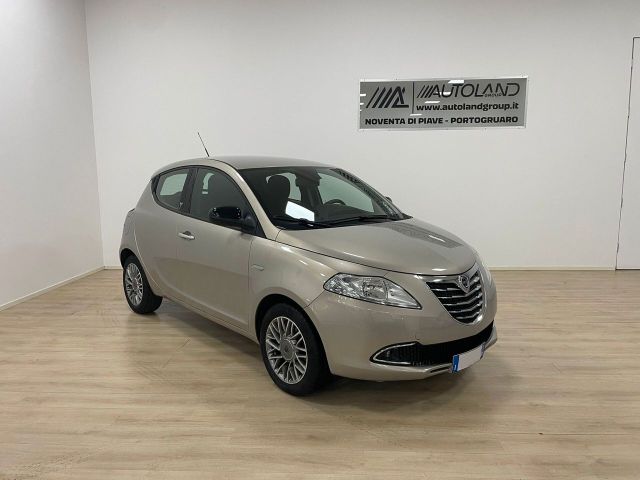 Lancia Ypsilon 1.2 69 CV 5 porte S&S ***** NEOPA