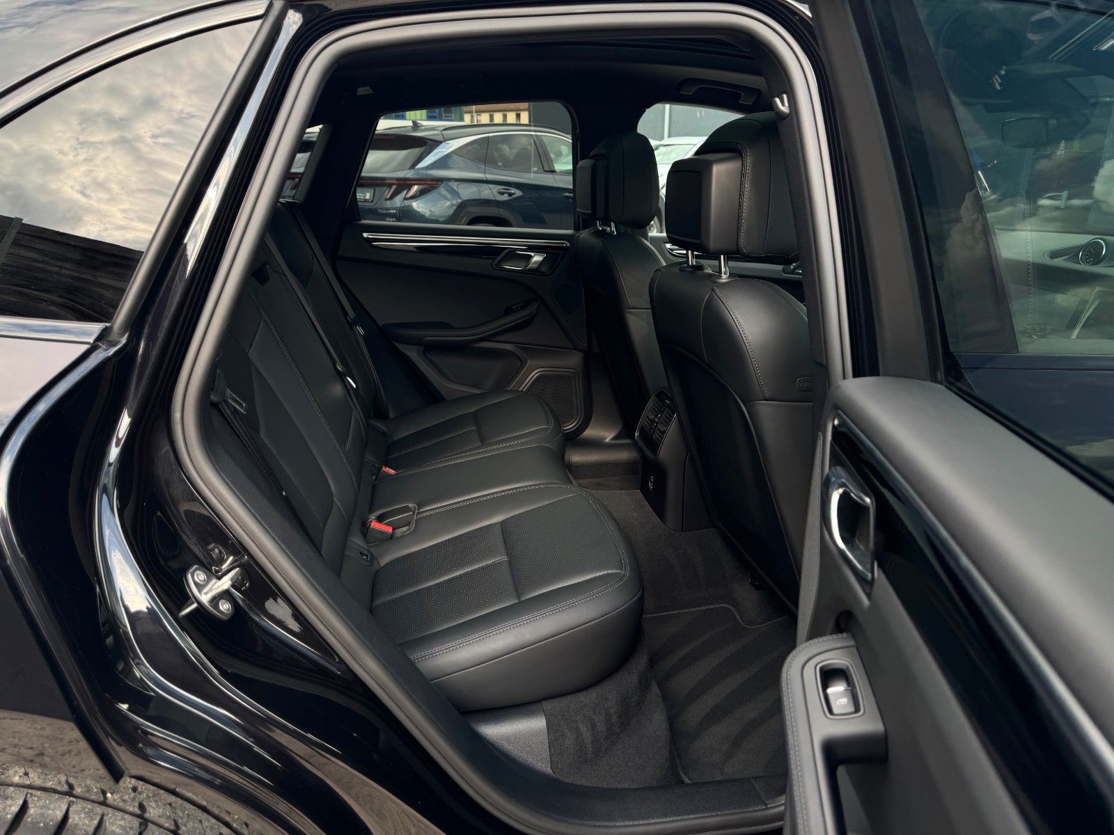 Fahrzeugabbildung Porsche Macan S V6 Pano Kamera Leder St-Heiz. Memory