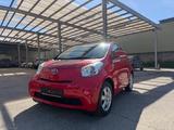 Toyota IQ iQ Basis - rote Toyota IQ