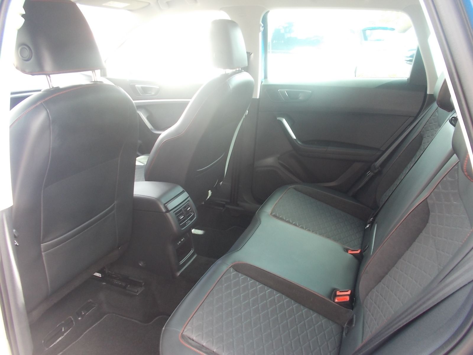 Fahrzeugabbildung SEAT Ateca FR 2.0 TDI 4Drive DSG + ALLRAD
