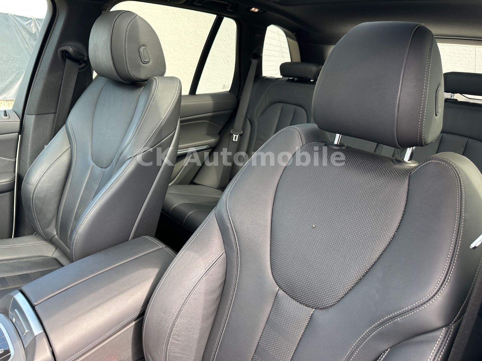 Fahrzeugabbildung BMW X5 xDrive45e M-Sport/Laser/Pano/Head-Up/360°/AHK